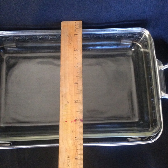 Vintage Pyrex casserole glass dish in serving tray - Picture 13 of 15